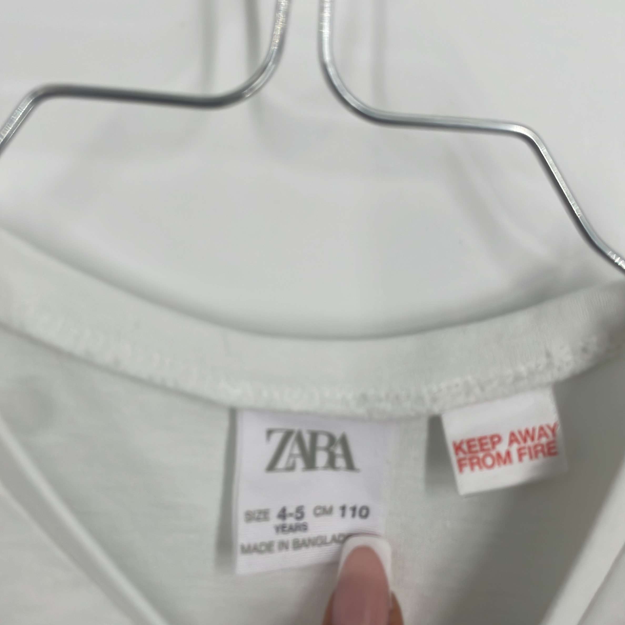 1-T-shirt manches courtes Zara Kids 4-5 Ans