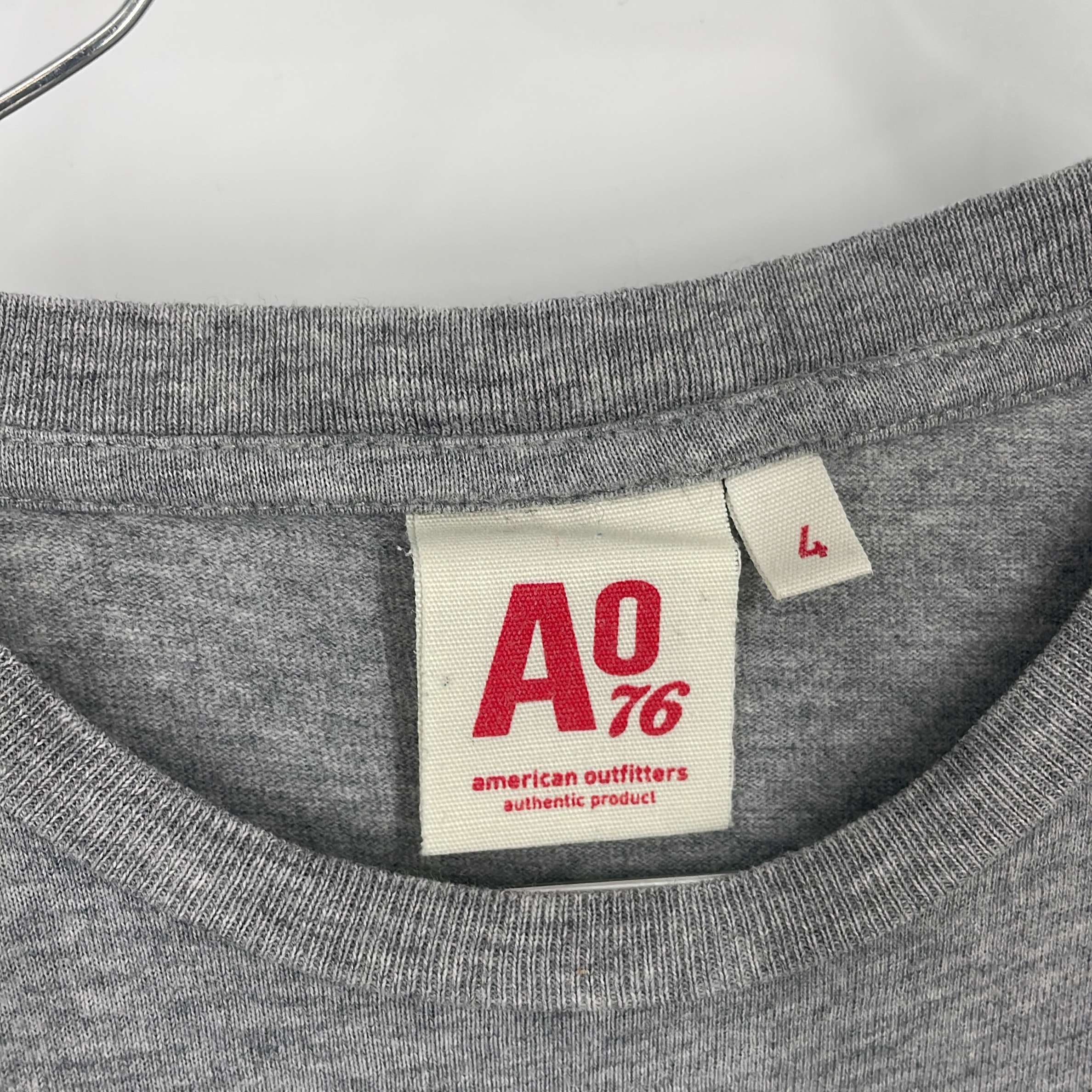 1-T-shirt manches longues American Outfitters 4 ans