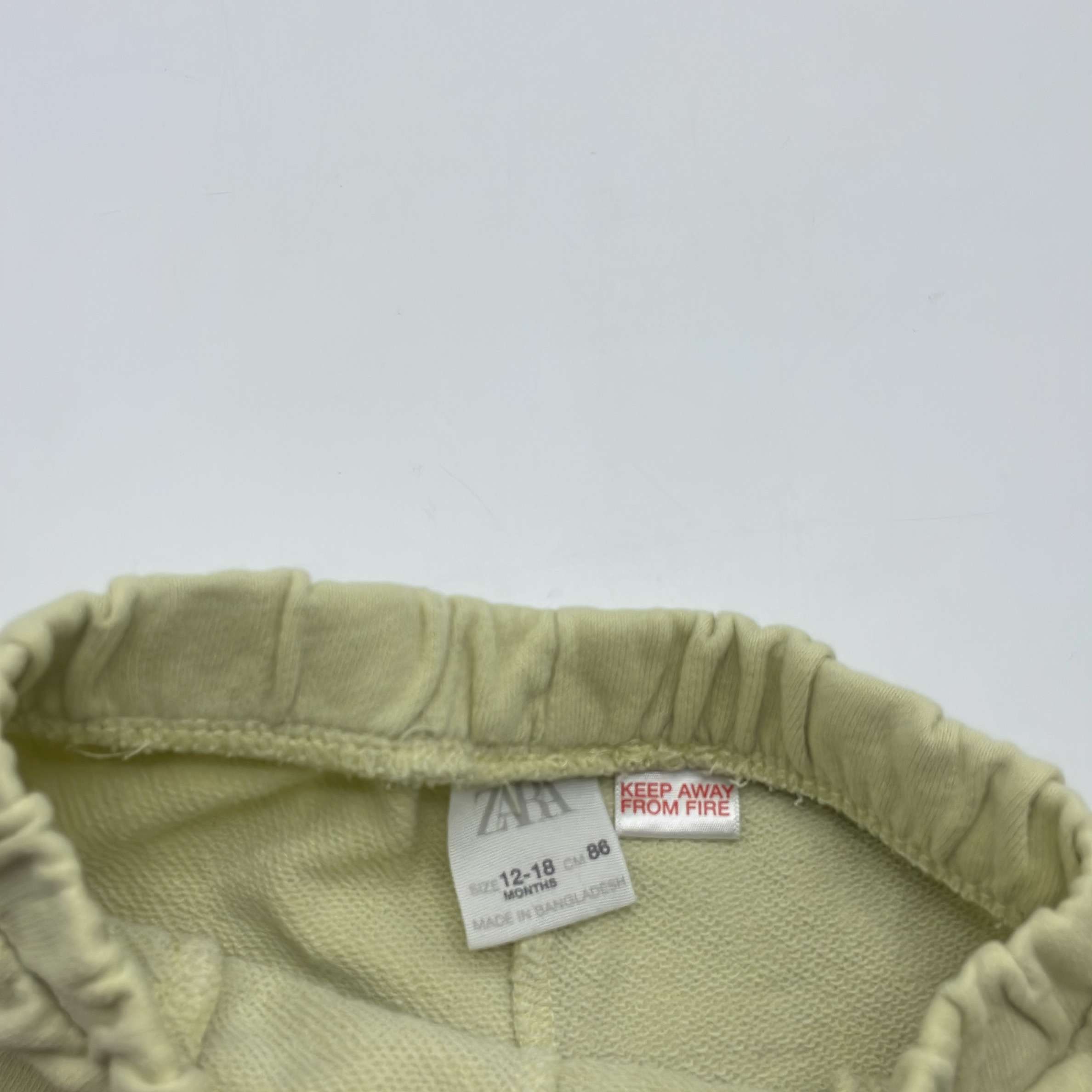1-Short Zara Baby 12-18 Mois