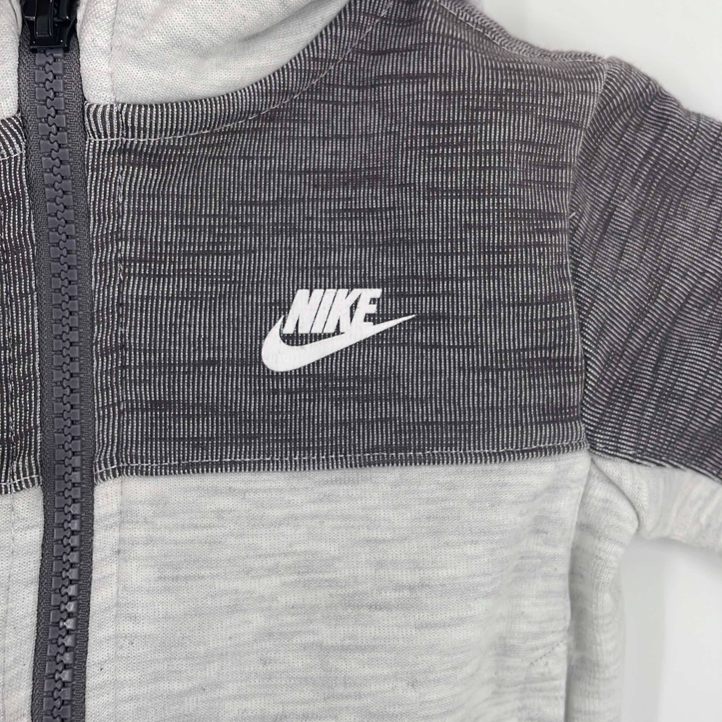 2-Gilet Nike 12 mois