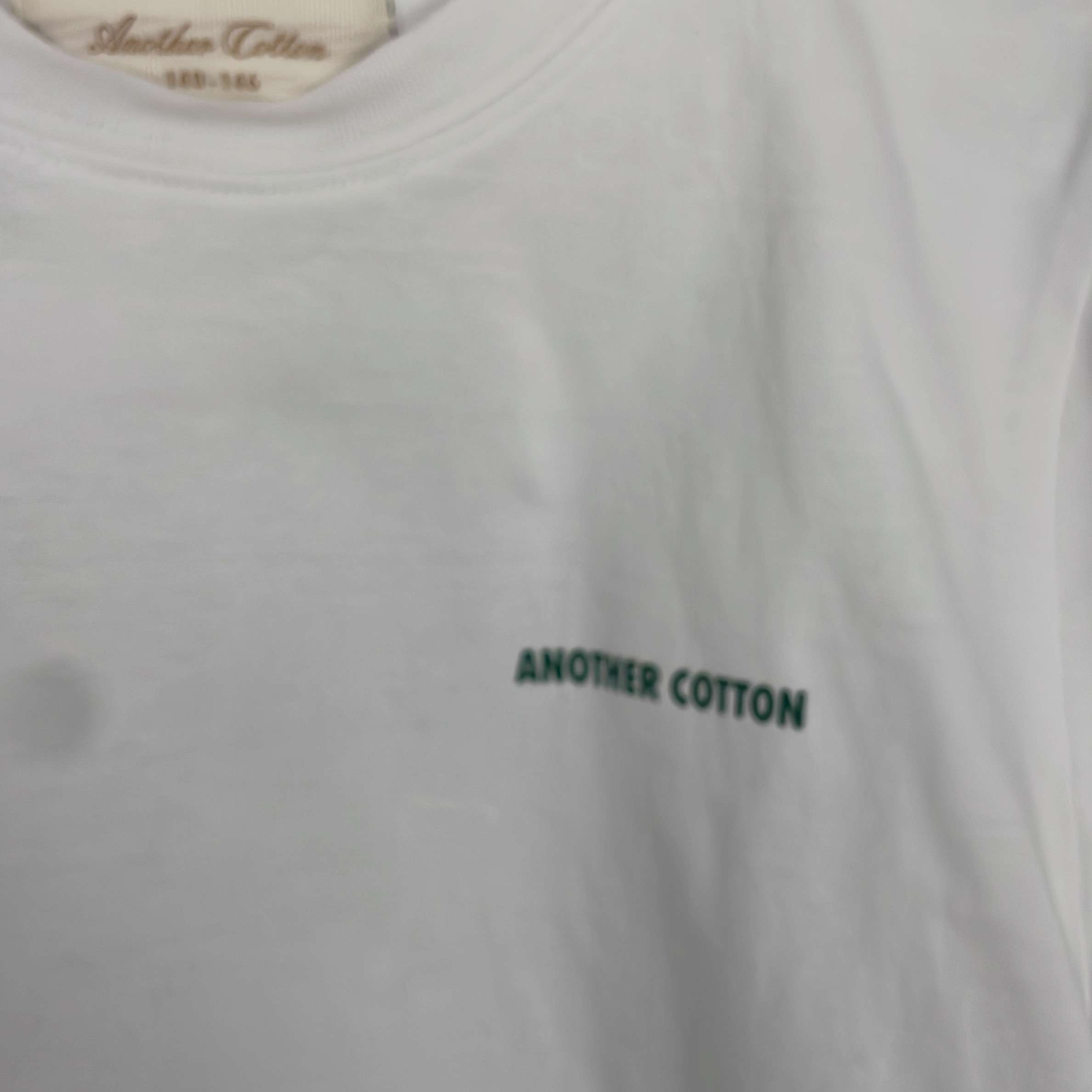 2-T-shirt manches courtes Marque Inconnue 10-11 Ans