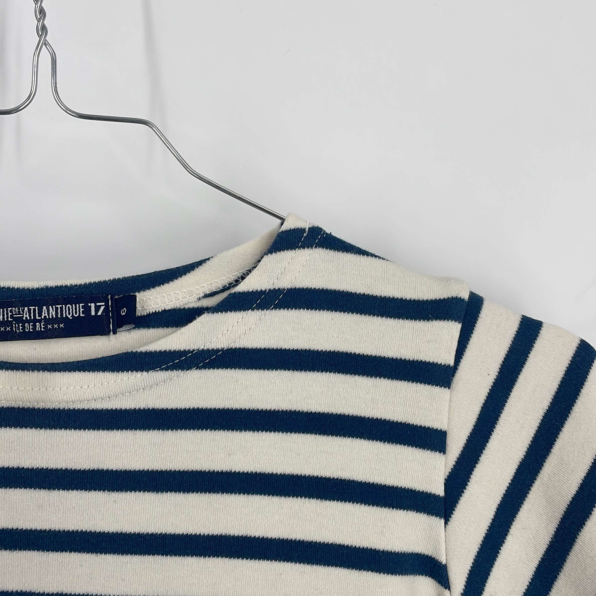 2-T-shirt manches longues Marque Inconnue 9 ans
