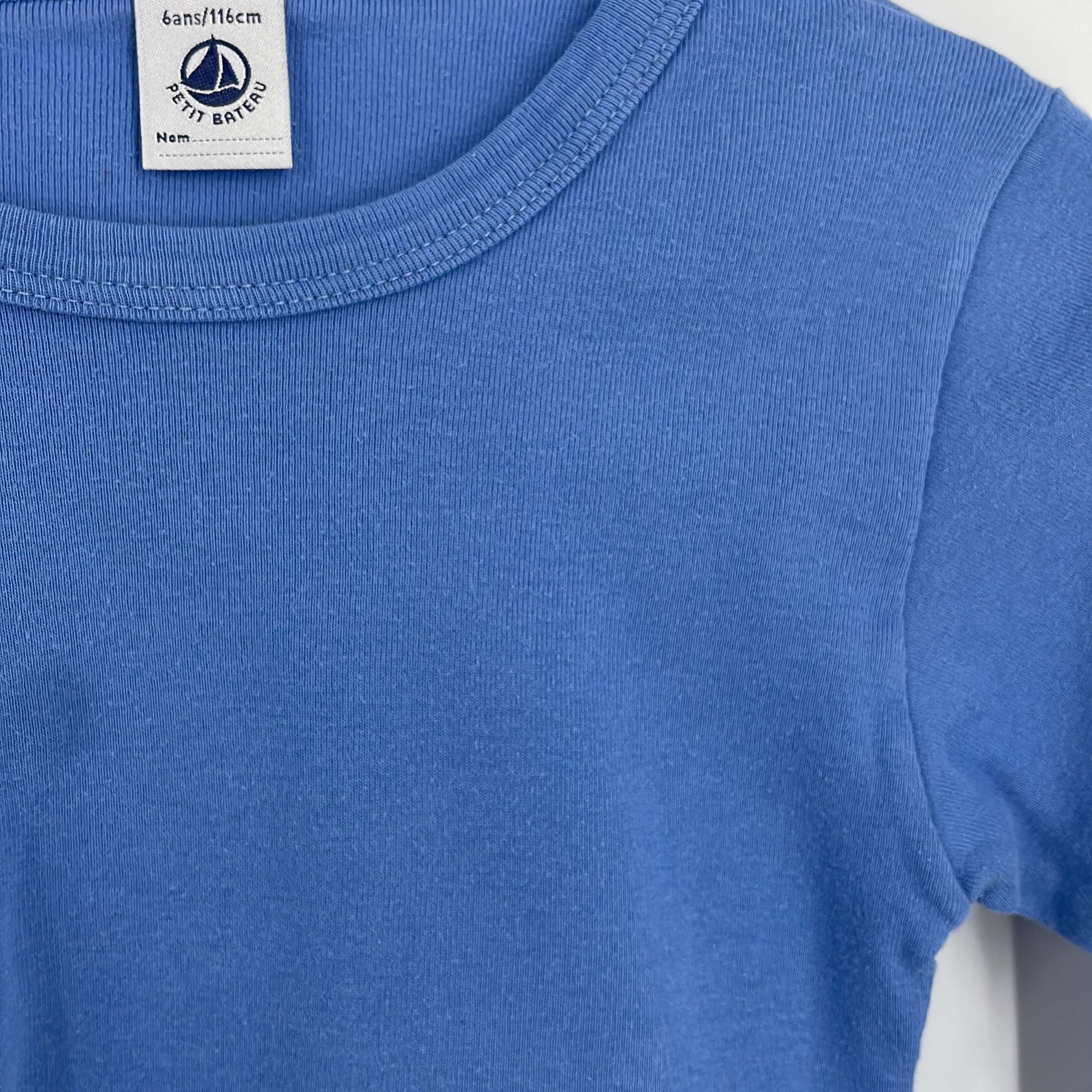 2-T-shirt manches longues Petit Bateau 6 ans