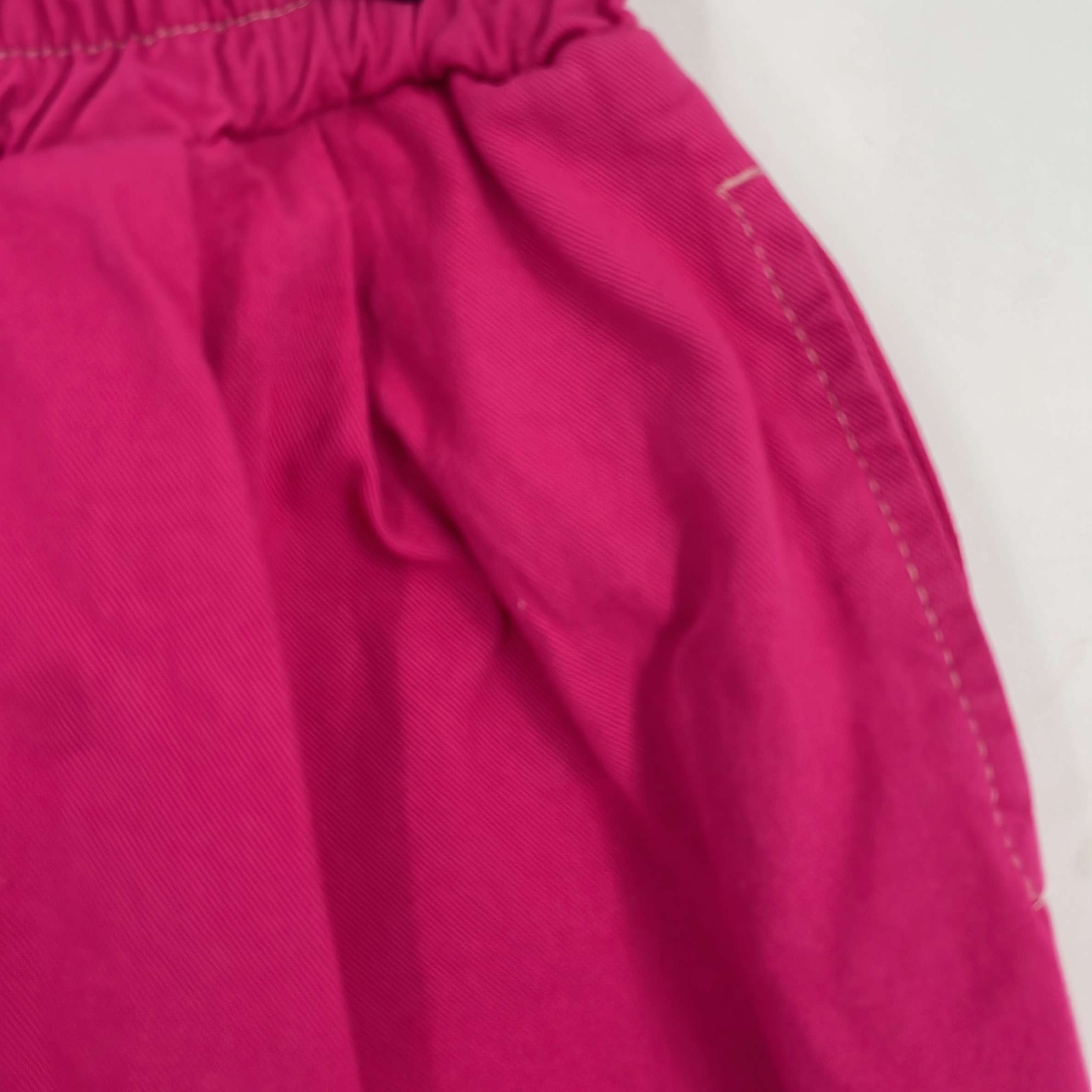 2-Short Marque Inconnue 4-5 Ans