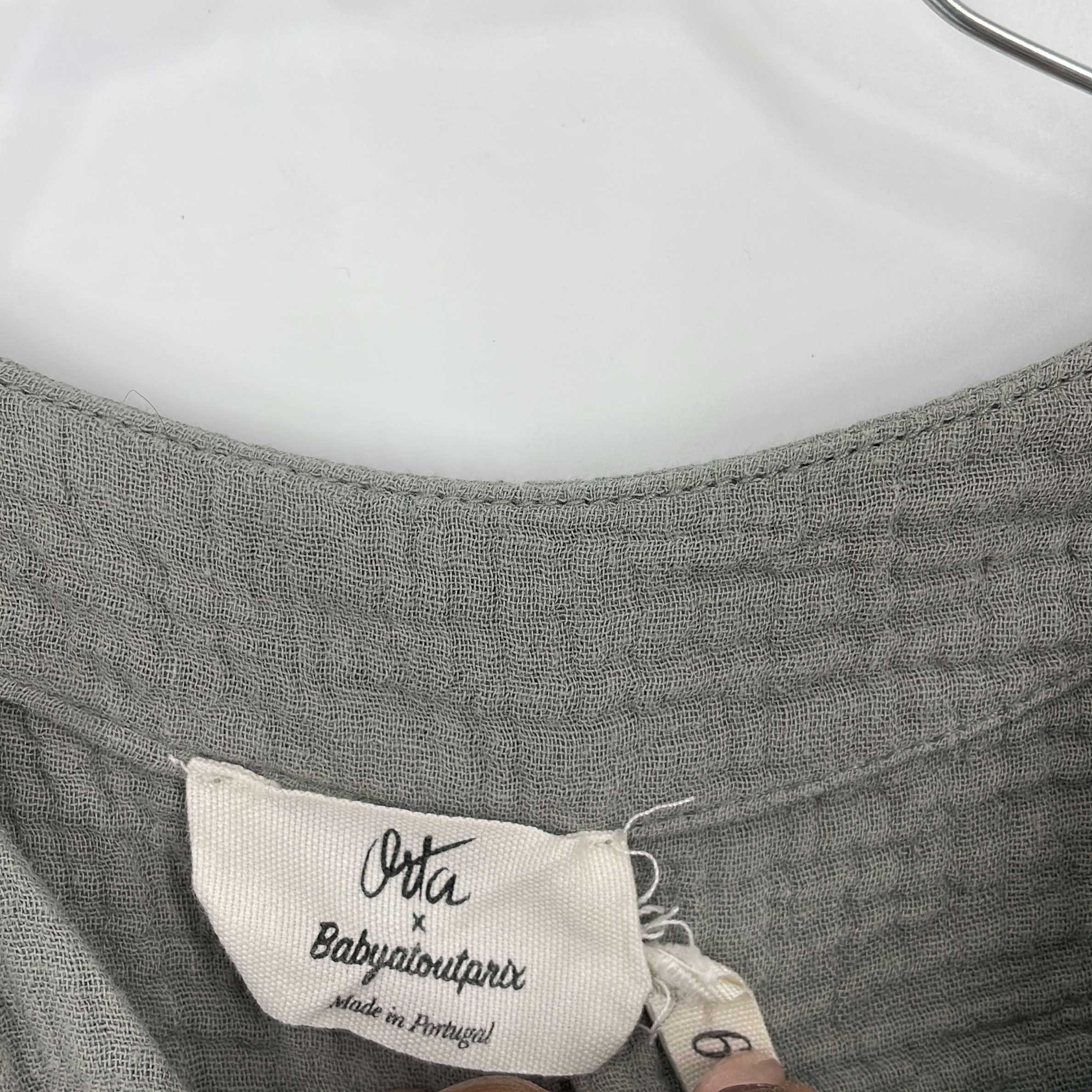 1-T-shirt manches longues Marque Inconnue 6 ans