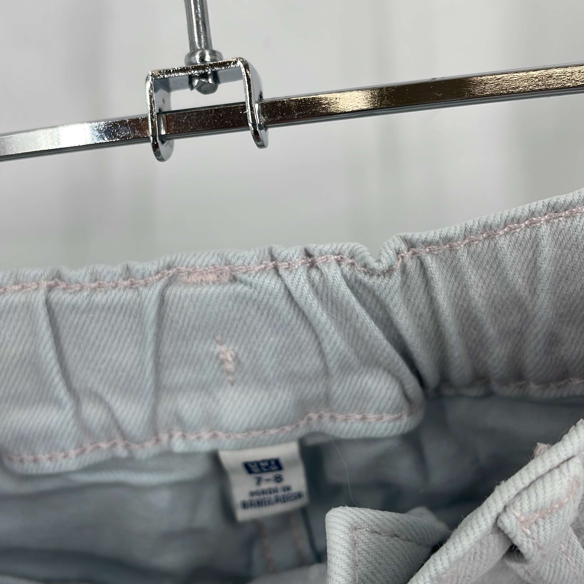 1-Pantalon Uniqlo 7-8 Ans