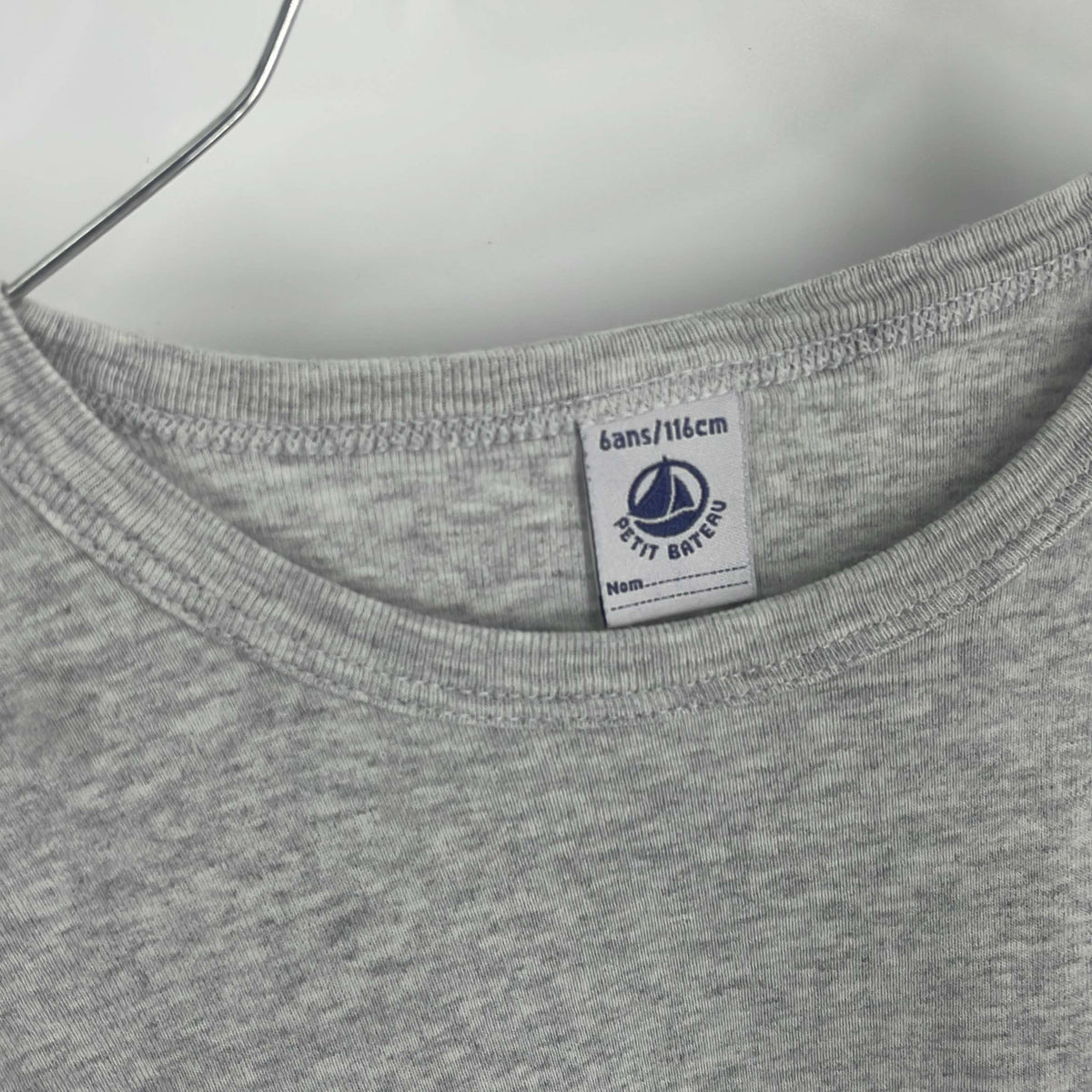 1-T-shirt manches courtes Petit Bateau 6 ans