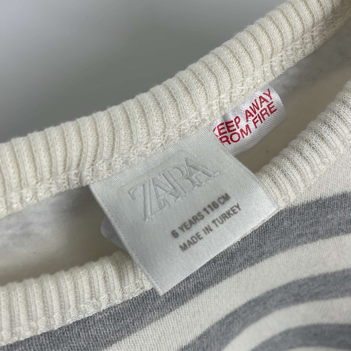 1-Pull Zara Kids 6 ans