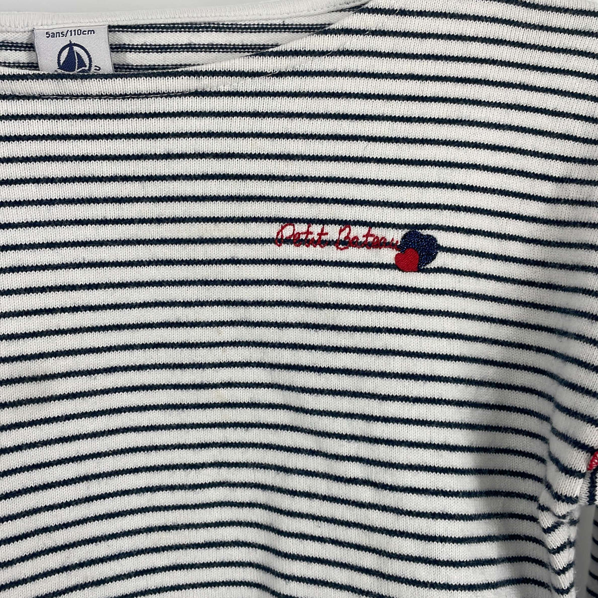 1-T-shirt manches longues Petit Bateau 5 ans