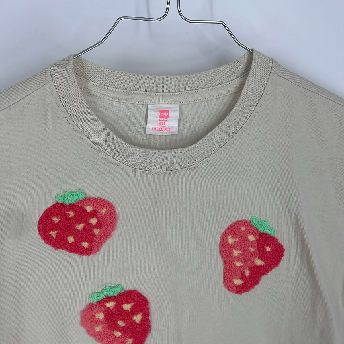 1-T-shirt manches courtes Hema 3-4 Ans