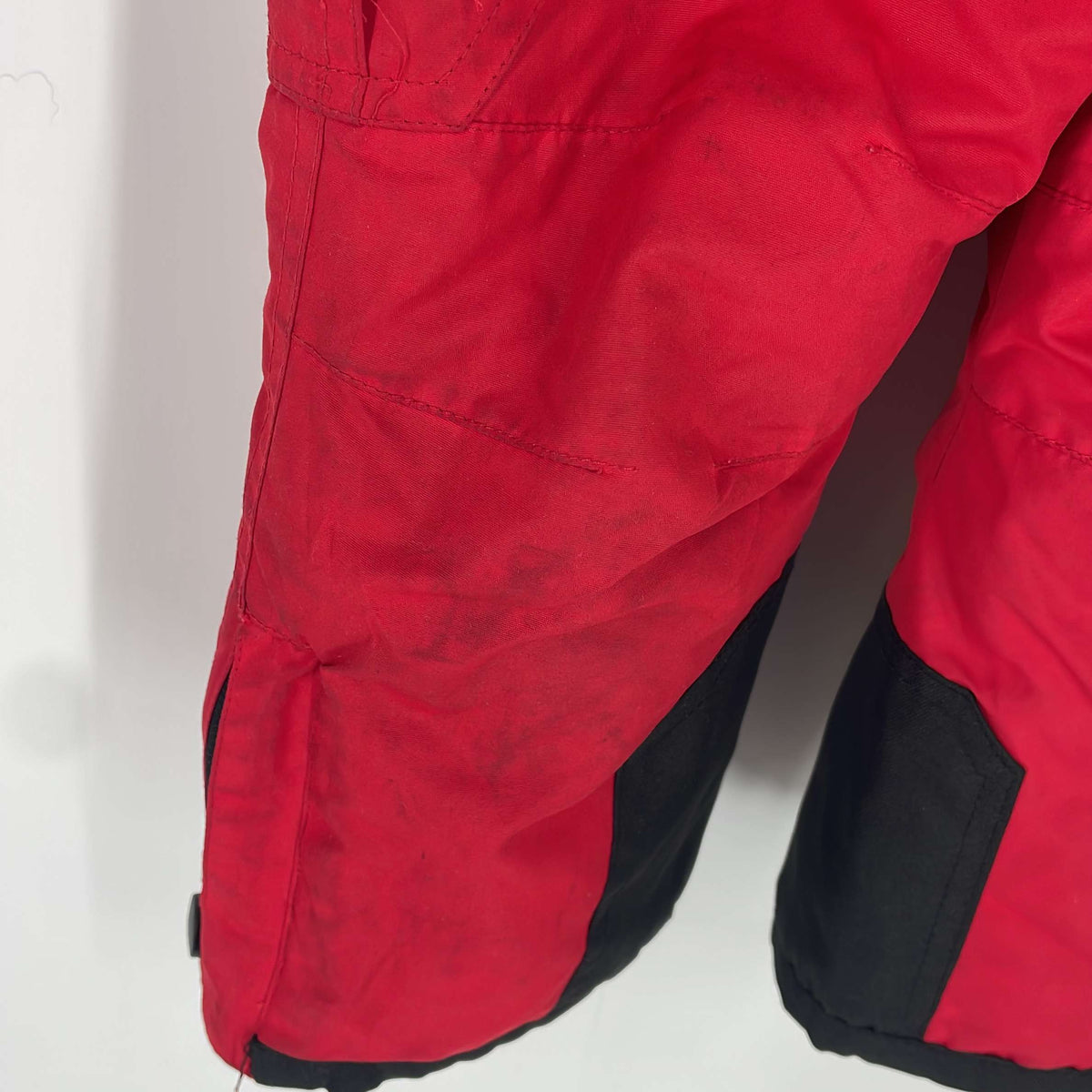 2-Veste/combinaison de ski  Marque Inconnue 3 ans